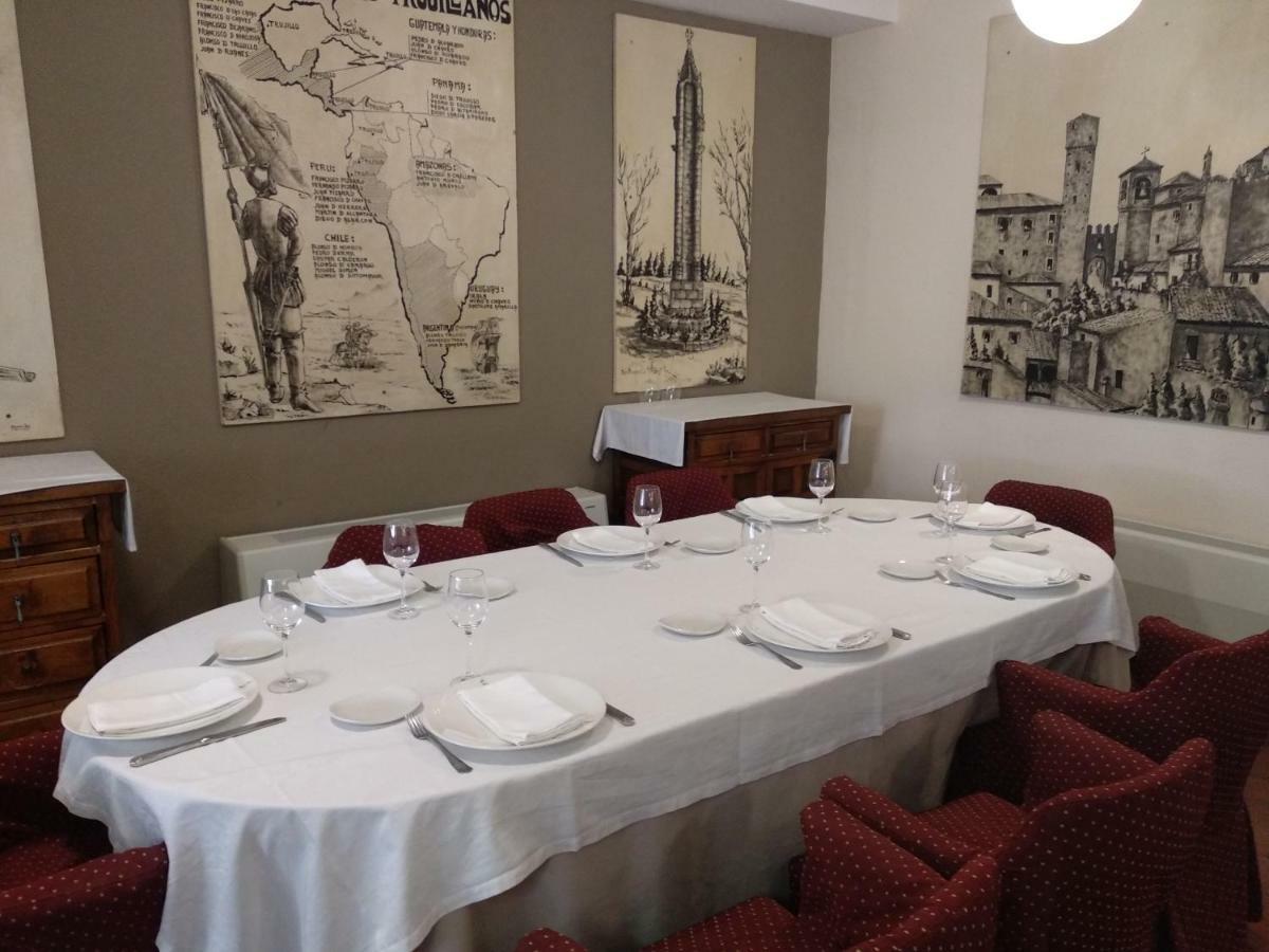 Hotel Las Cigueenas Trujillo Extérieur photo