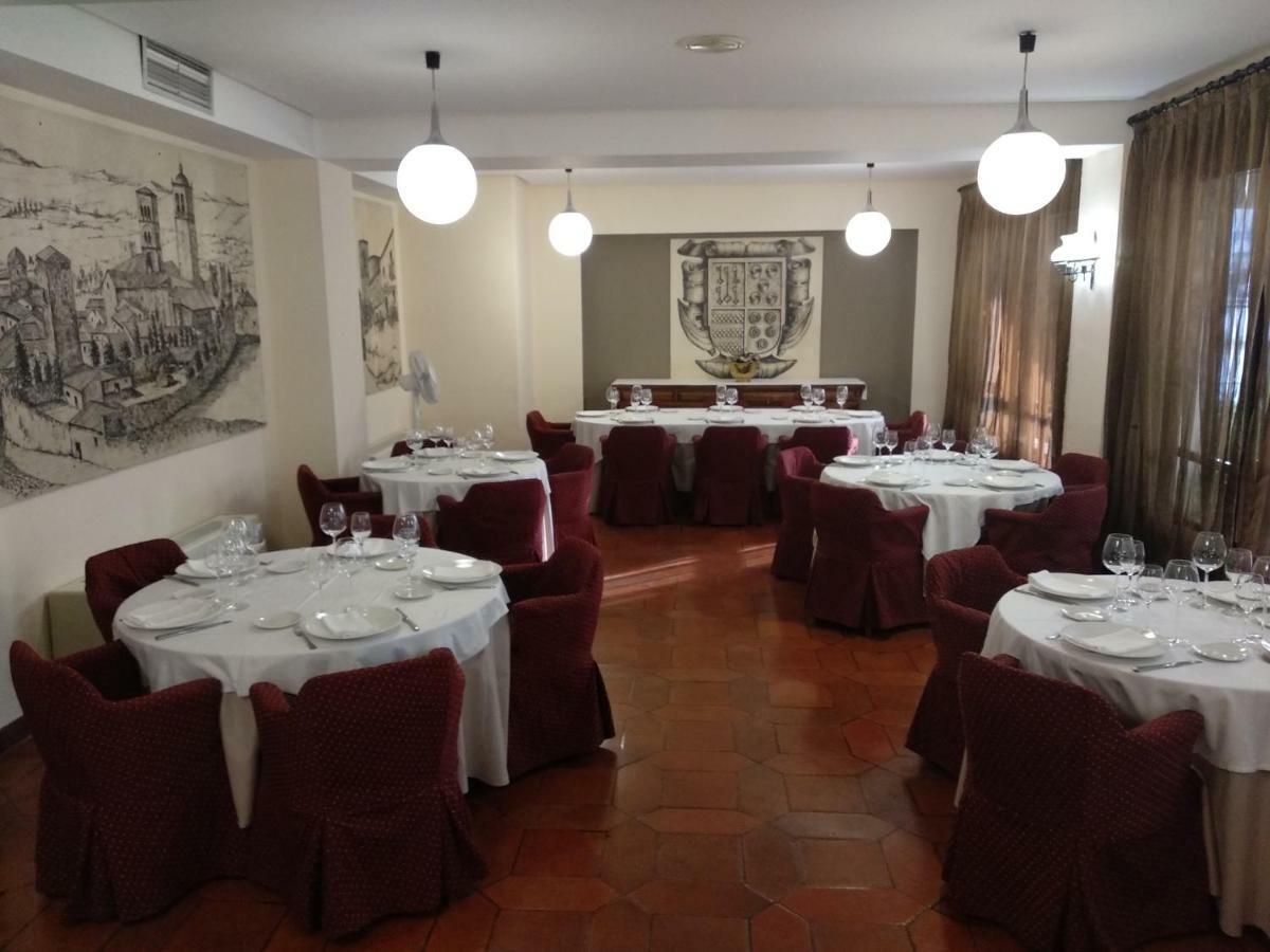 Hotel Las Cigueenas Trujillo Extérieur photo
