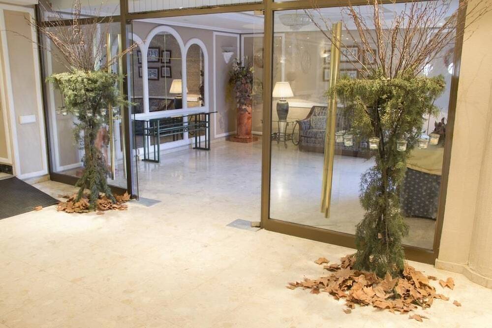 Hotel Las Cigueenas Trujillo Extérieur photo